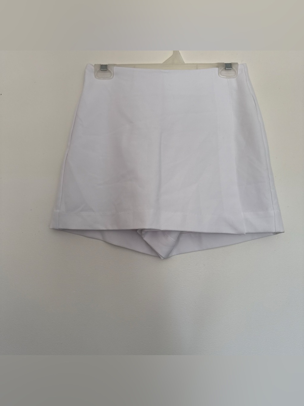 Bar lll White Women’s Skort NWT size 0